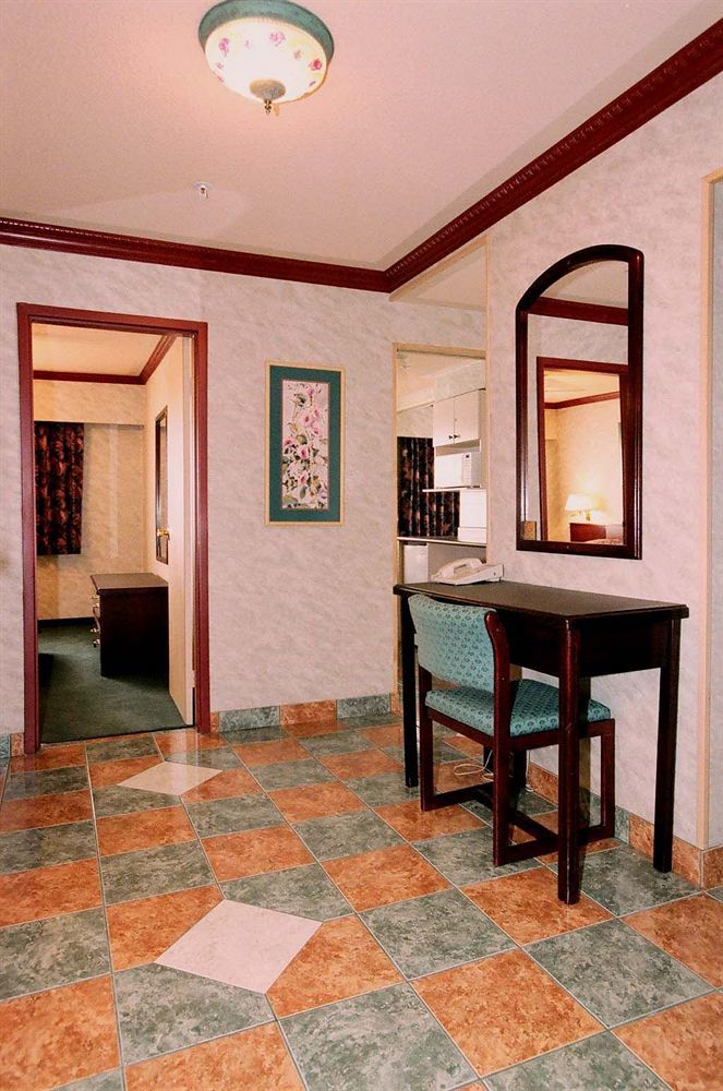 Robsonstrasse Hotel & Suites Ванкувер Номер фото